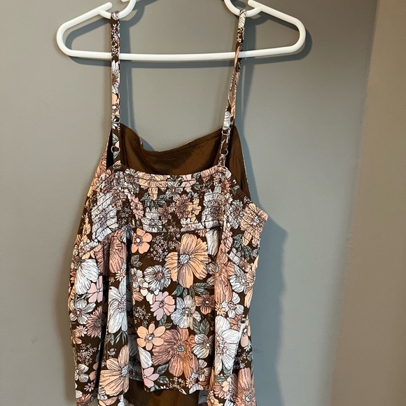 Abercrombie tank - Picture 2 of 3